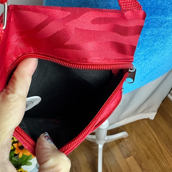 Small Red Zebra Textured Crossbody Bag Lightweight - Picture 4 of 7